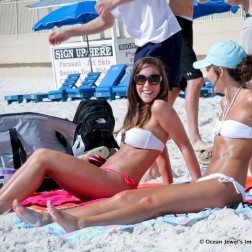 Girls Beach Bikinis 2