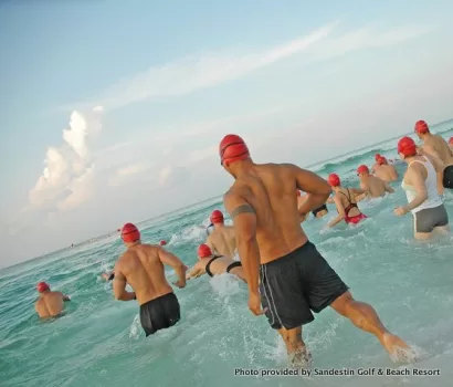 Sandestin Triathlon Swimmers Start