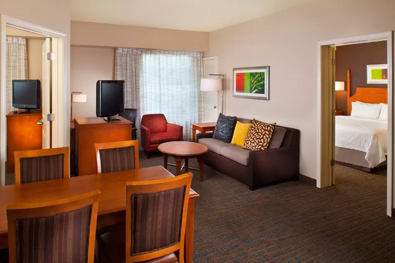 Win a Stay at Courtyard by Marriott Sandestin at Grand Boulevard During ArtsQuest!