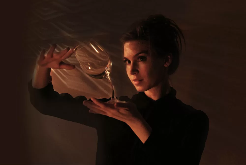 Illusionist Jeanette Andrews Returns to The REP