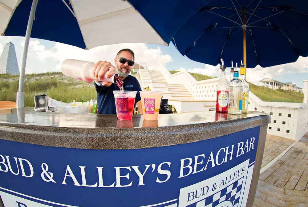 Bud & Alley’s Opens New Beach Bar