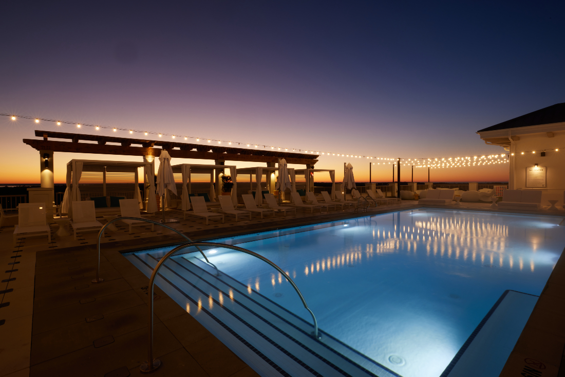 Ara Rooftop Pool & Lounge at Hotel Effie