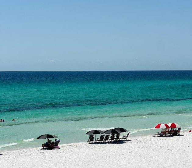 Weekly event scene on 30A, photo by Emma Miner